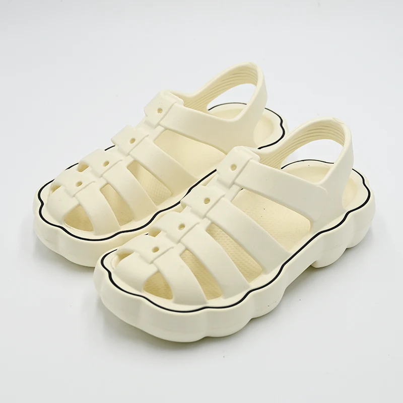 Dlaczego rzymskie kapcie stają się trendem obuwniczym, o którym wszyscy mówią?