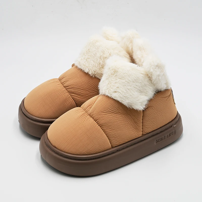 Pionowe buty śnieżne w połowie ucha